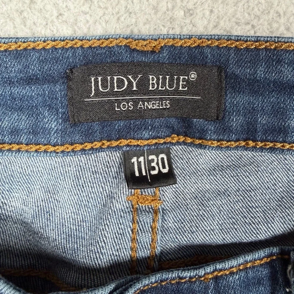 Judy Blue Straight Fit Medium Wash Whiskered Denim Jeans Womens 11/30